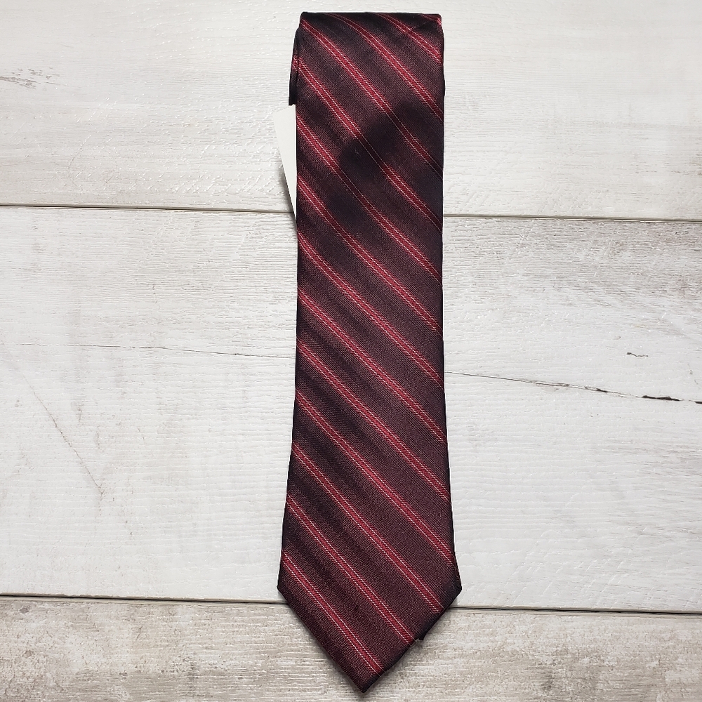 Calvin Klein 100% Silk Mens 57.5x3 Necktie Carbon Stripe II Office